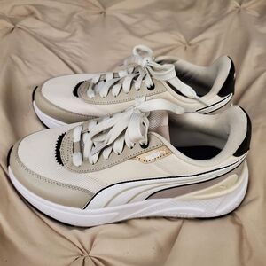 Puma Women's Beige and Black Sneakers